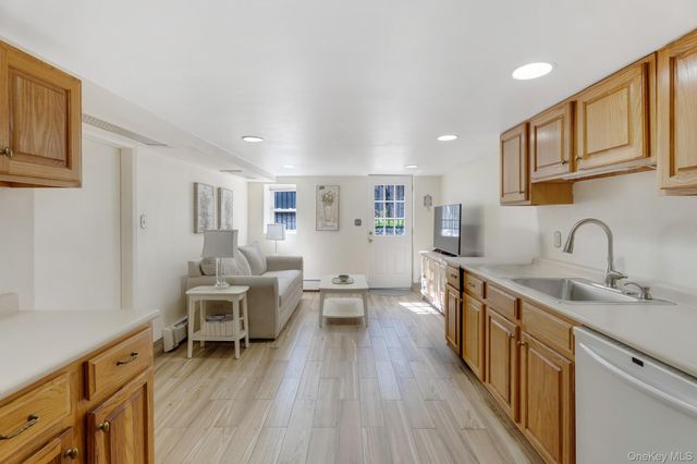 25-75 43rd Street, Astoria, NY 11103