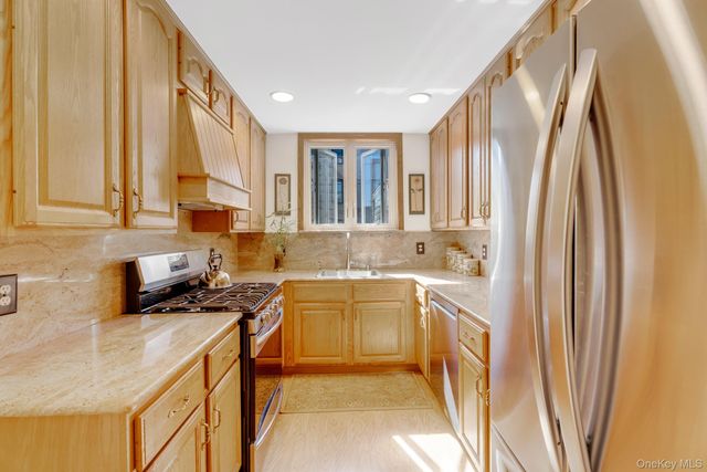 25-75 43rd Street, Astoria, NY 11103