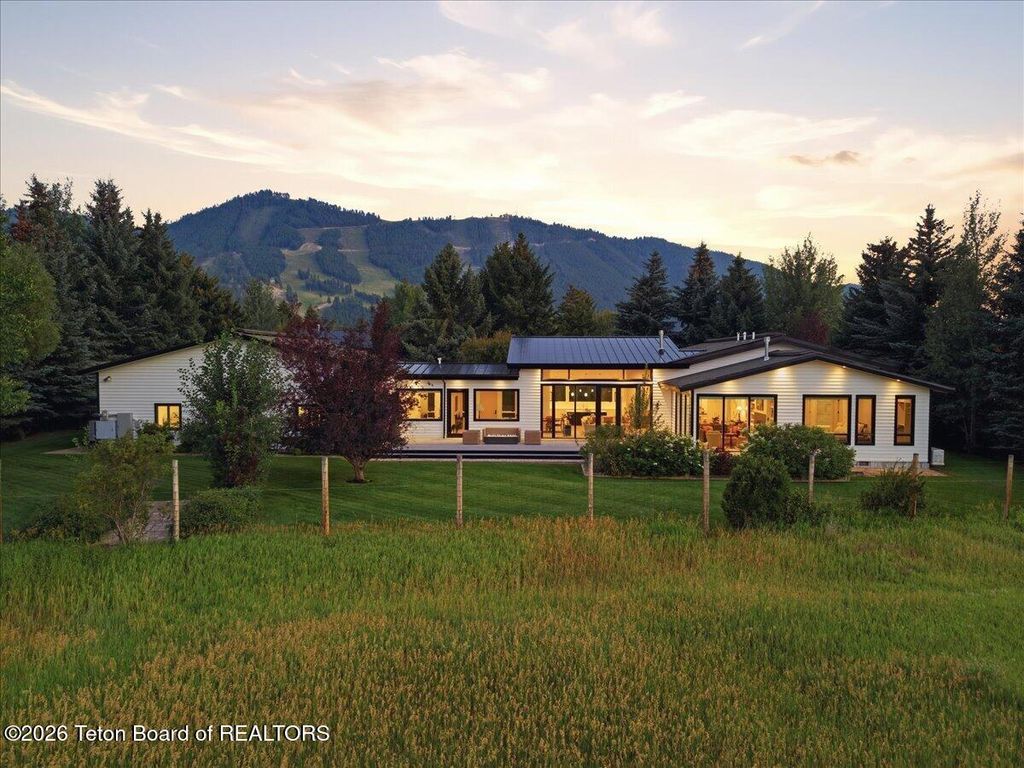 325 TETON Avenue, Jackson, WY 83001 photo 2