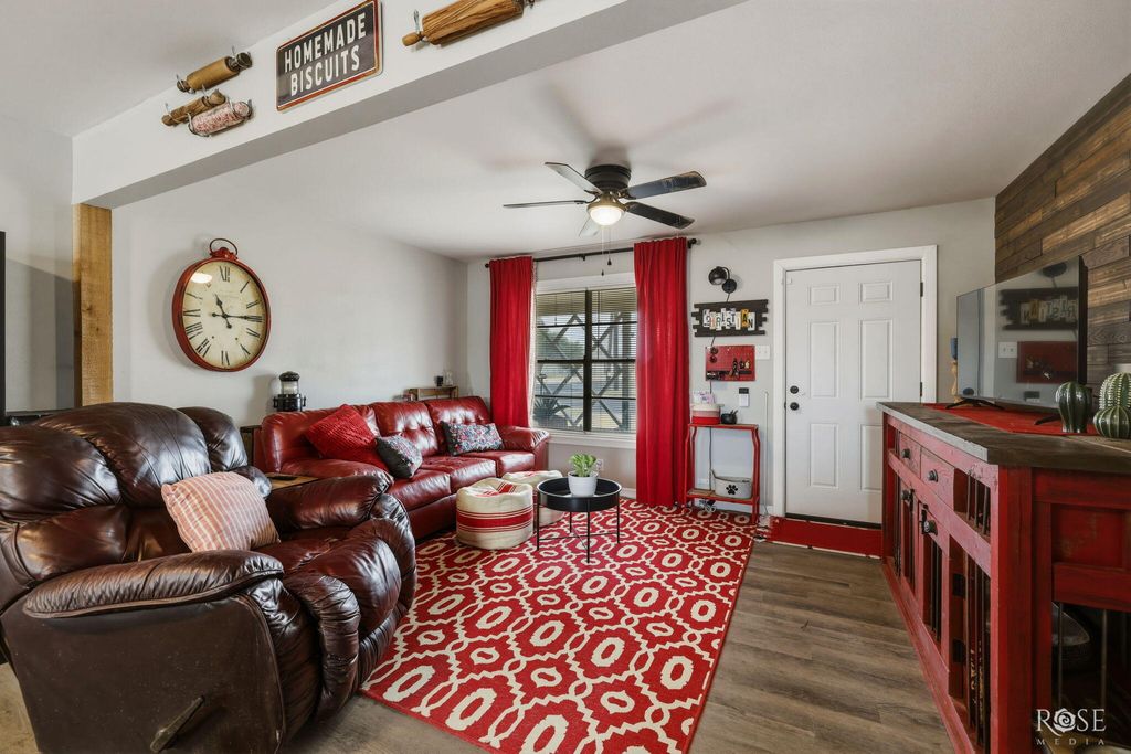 Image 5 of property listing at 629 W 23rd Street, San Angelo, TX 76903