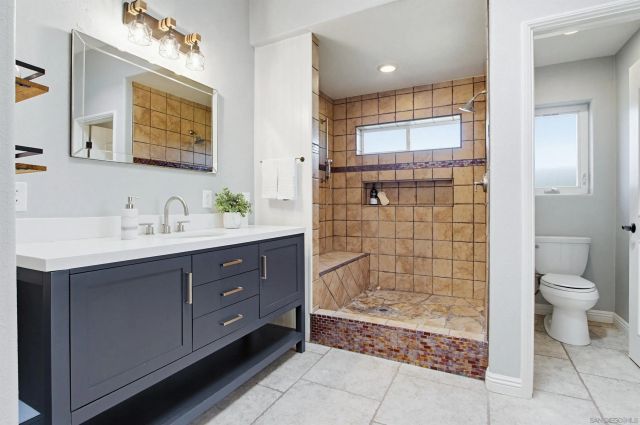 810 Anns Way, Vista, CA 92083