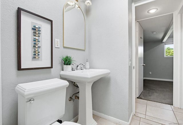 810 Anns Way, Vista, CA 92083