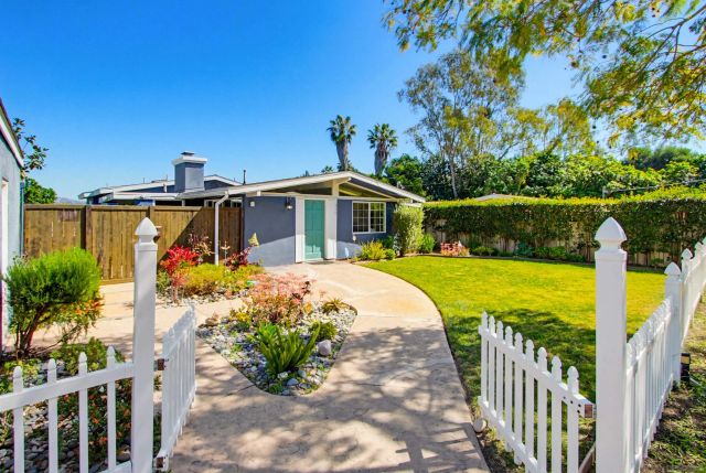 810 Anns Way, Vista, CA 92083