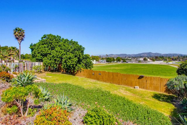 810 Anns Way, Vista, CA 92083