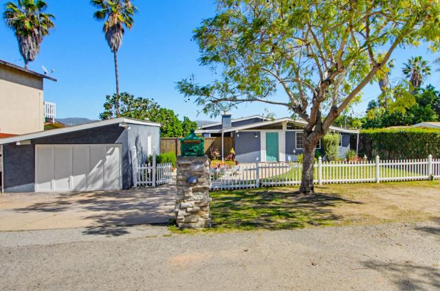 810 Anns Way, Vista, CA 92083