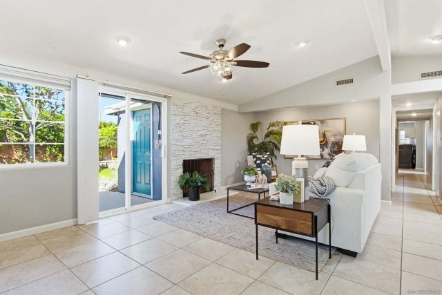 810 Anns Way, Vista, CA 92083