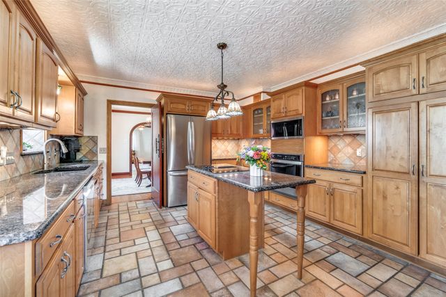 6903 Vivian Avenue, Dallas, TX 75223