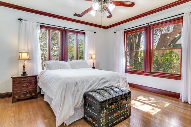 6903 Vivian Avenue, Dallas, TX 75223