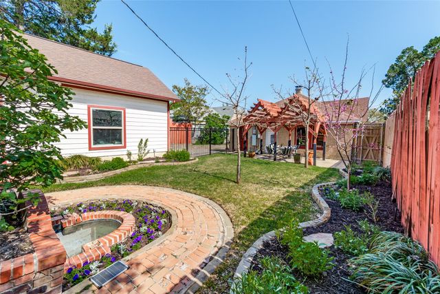 6903 Vivian Avenue, Dallas, TX 75223