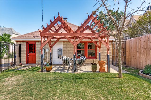 6903 Vivian Avenue, Dallas, TX 75223