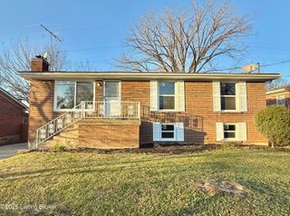 6105 Rocky Mountain Dr, Louisville, KY 40219