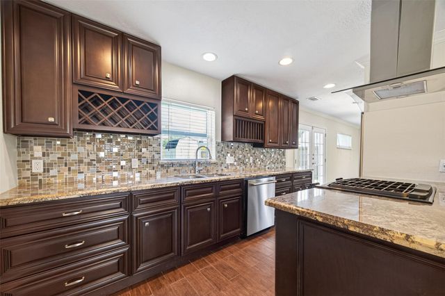 2010 Spillers Lane, Houston, TX 77043