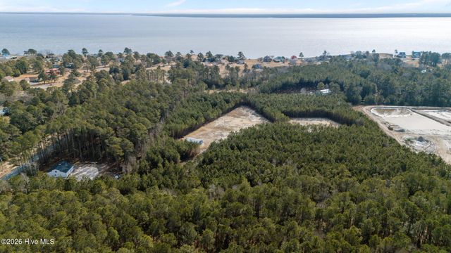 1750 White Farm Road, Oriental, NC 28571