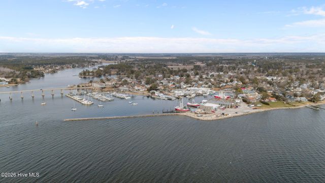 1750 White Farm Road, Oriental, NC 28571