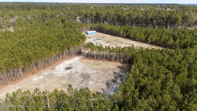 1750 White Farm Road, Oriental, NC 28571