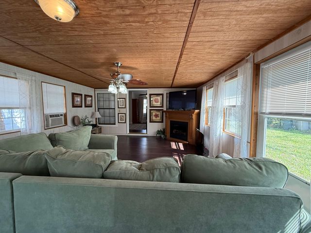 1340 Georgia Avenue, Baker, FL 32531