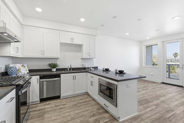 42111 Osgood Road 411, Fremont, CA 94539
