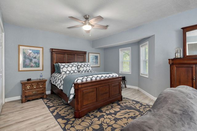 1511 E Groves Drive, Ozark, MO 65721