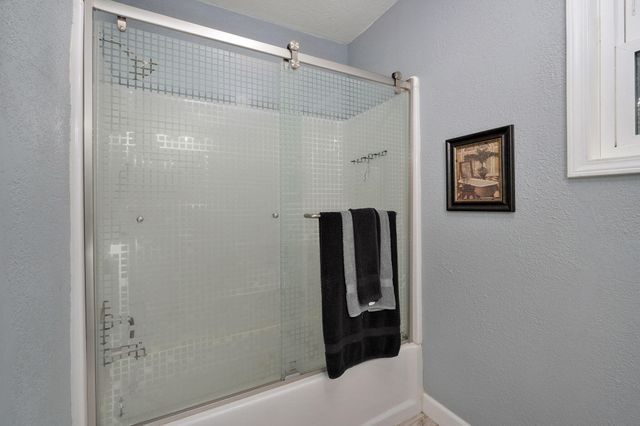 1511 E Groves Drive, Ozark, MO 65721