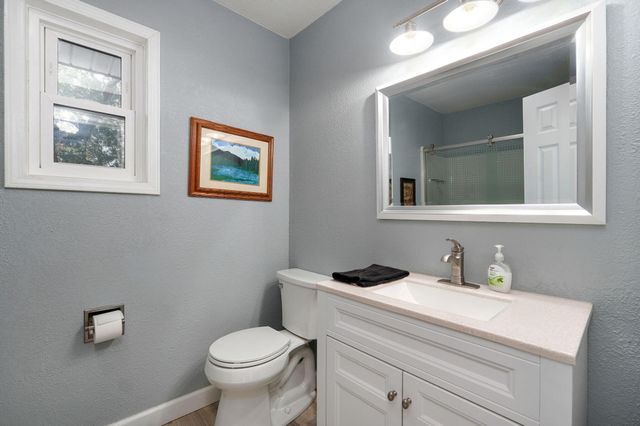 1511 E Groves Drive, Ozark, MO 65721