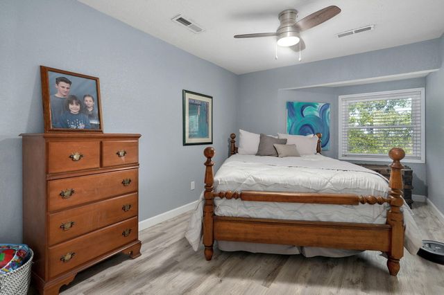 1511 E Groves Drive, Ozark, MO 65721