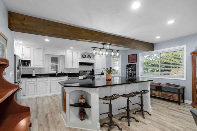 1511 E Groves Drive, Ozark, MO 65721