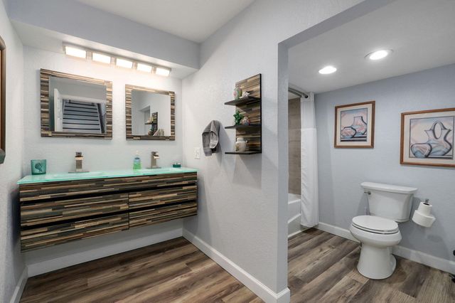1511 E Groves Drive, Ozark, MO 65721