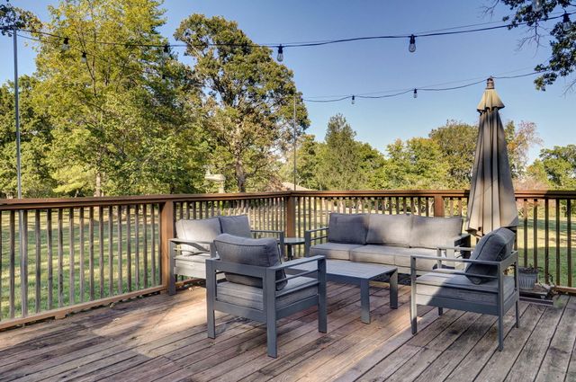 1511 E Groves Drive, Ozark, MO 65721
