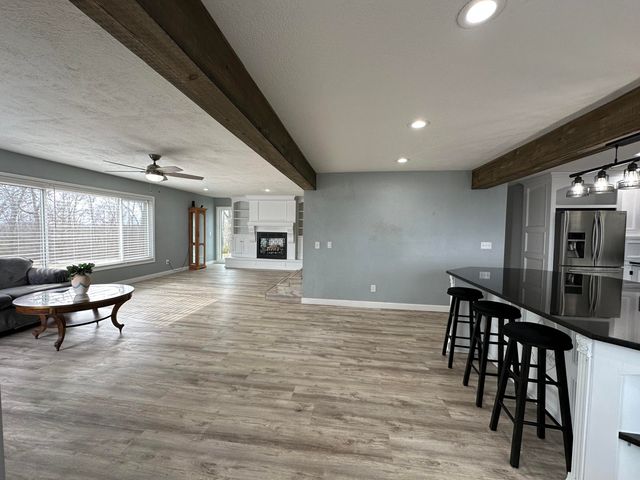 1511 E Groves Drive, Ozark, MO 65721