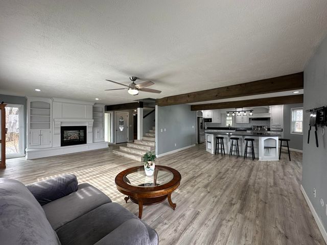 1511 E Groves Drive, Ozark, MO 65721