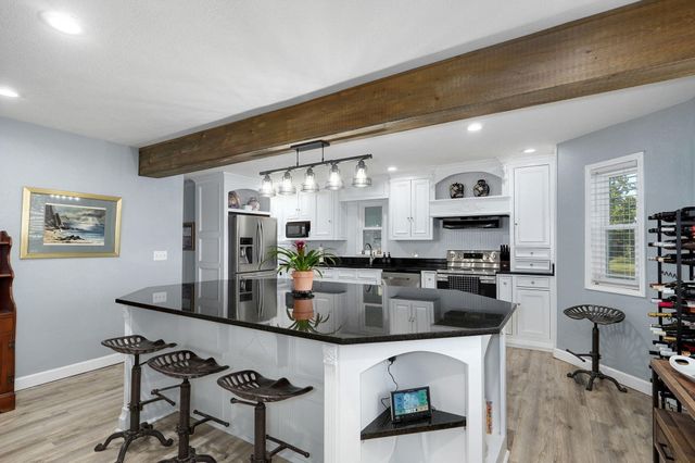 1511 E Groves Drive, Ozark, MO 65721