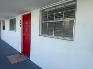 402 Lake Shore Drive 202, West Palm Beach, FL 33403