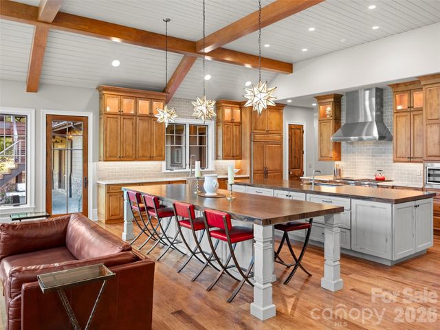 334 Walnut Valley Parkway, Arden, NC 28704