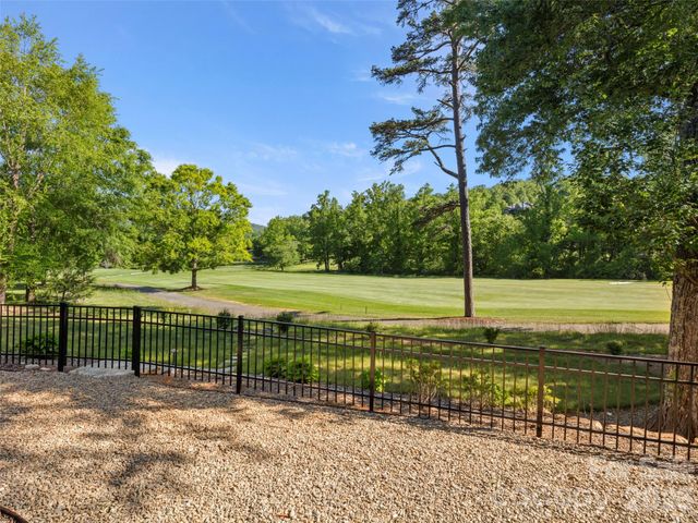 334 Walnut Valley Parkway, Arden, NC 28704