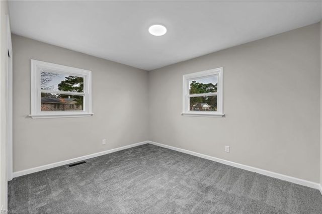 1618 Belafonte DR, Portsmouth, VA 23701