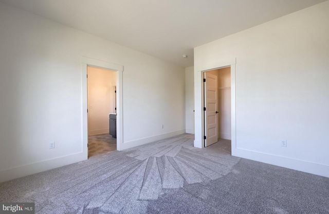 836 WHEATFIELD LN, Lebanon, PA 17042