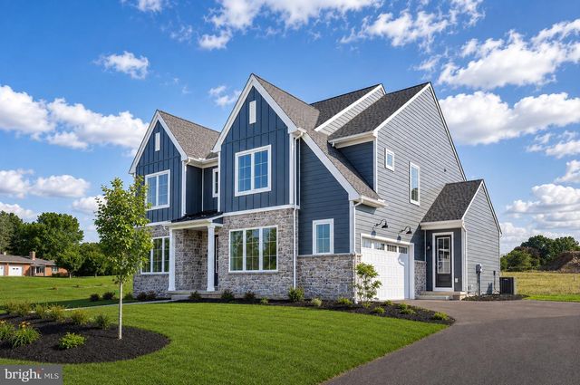 836 WHEATFIELD LN, Lebanon, PA 17042
