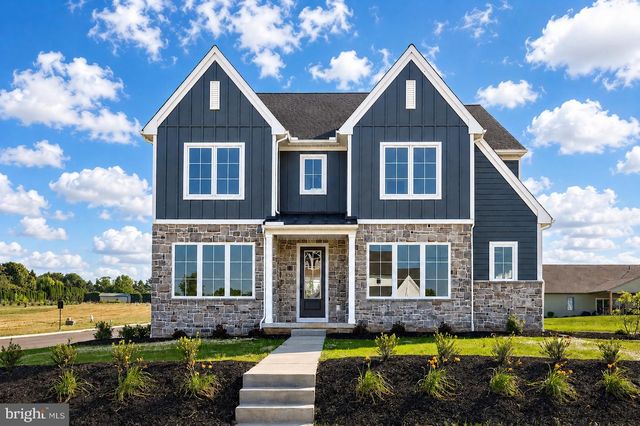 836 WHEATFIELD LN, Lebanon, PA 17042