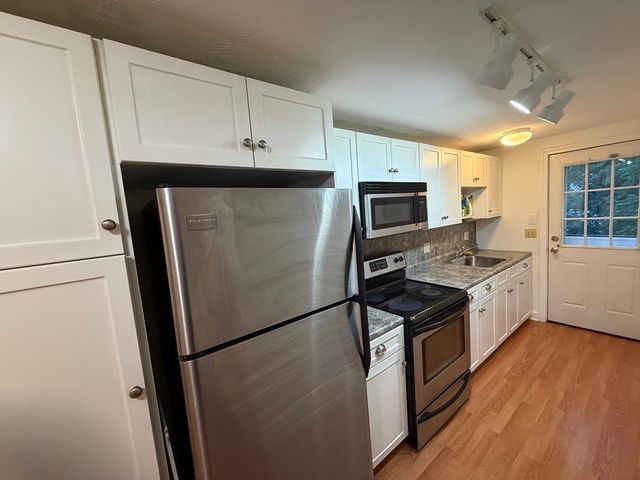 15 Chestnut 1, Stoughton, MA 02072