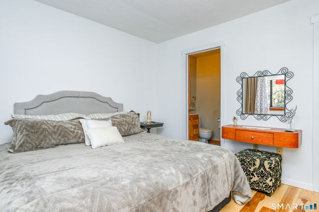 5 Upper Commons, Woodbury, CT 06798