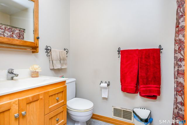 5 Upper Commons, Woodbury, CT 06798