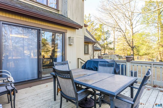 5 Upper Commons, Woodbury, CT 06798