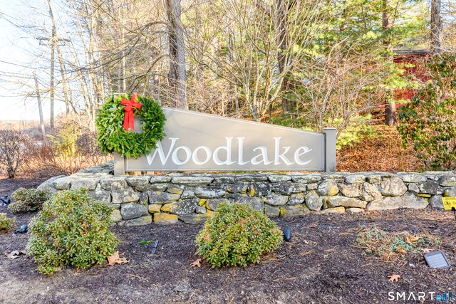 5 Upper Commons, Woodbury, CT 06798