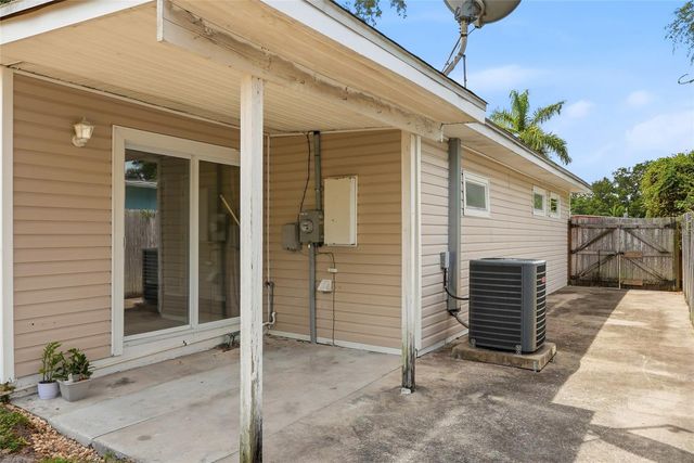 5405 10TH AVENUE S, Gulfport, FL 33707