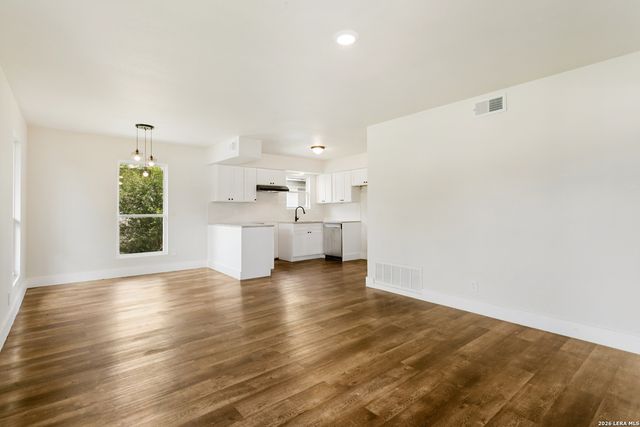 2712 Nacogdoches Rd, San Antonio, TX 78217