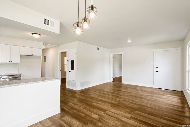 2712 Nacogdoches Rd, San Antonio, TX 78217