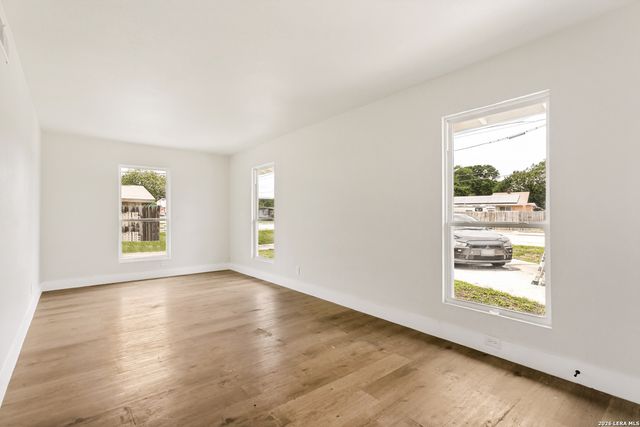 2712 Nacogdoches Rd, San Antonio, TX 78217