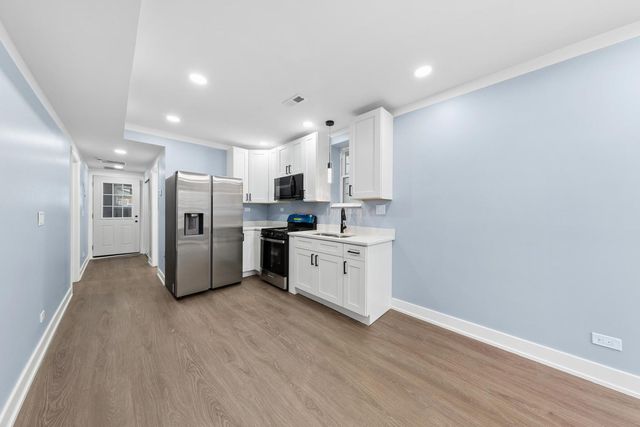 2233 S Spaulding Avenue, Chicago, IL 60623