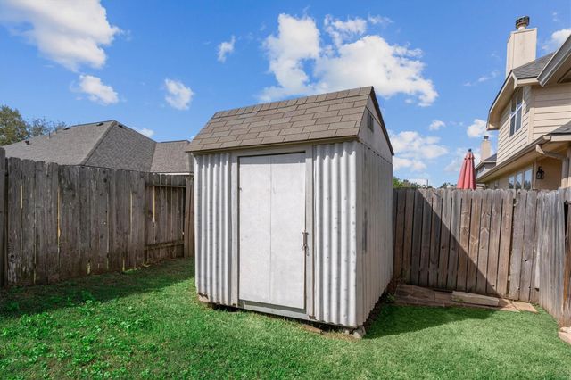 8911 Finnery Drive, Tomball, TX 77375