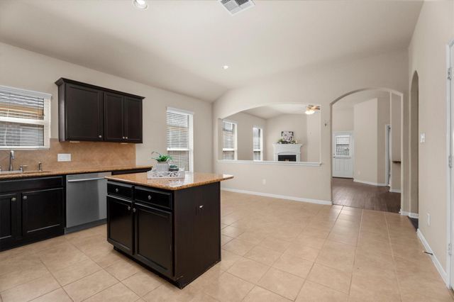 8911 Finnery Drive, Tomball, TX 77375